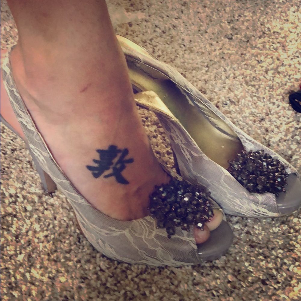 Gorgeous lavender studded lace heels